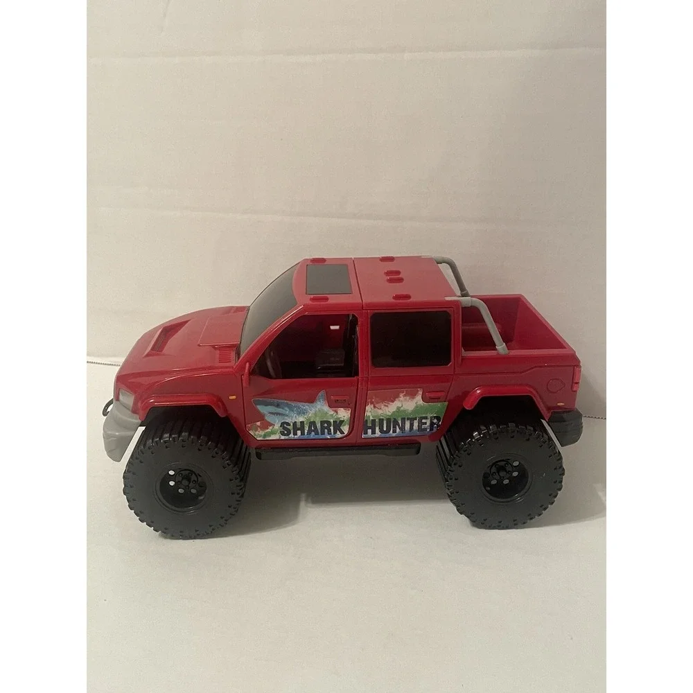 Shark Hunter Tree House Kids‎ RED Truck (truck only) Doors Open With Tow Hitch
